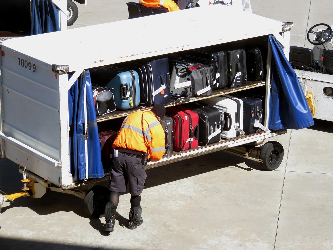 Luton Airport Baggage Handling and Transfer Luggage Luton Baggage