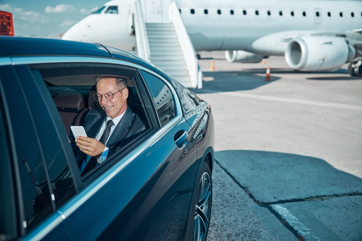 Executive Chauffeur for Corporate Event Transfers Exec event ride